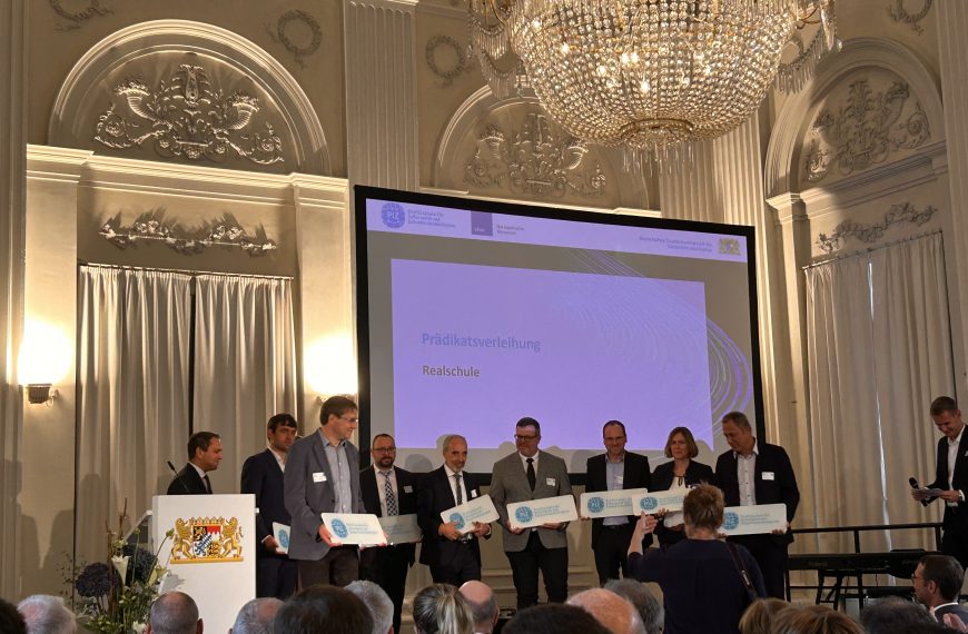 Digi­tale Exzel­lenz: Die RSB ist Profil­schule für Infor­matik und Zukunftstechnologien