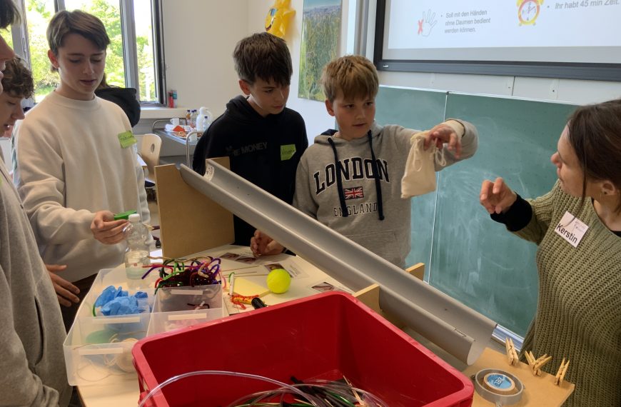 Schü­le­rinnen und Schüler für Gesund­heits­tech­no­lo­gien begeis­tern – Projekt­tage mit der Initia­tive Junge Forsche­rinnen und Forscher e. V.