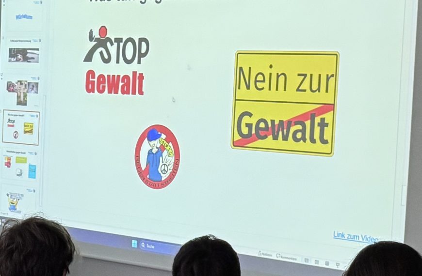 Poli­zei­vor­trag zur Gewalt­prä­ven­tion in der 7. Jahrgangsstufe
