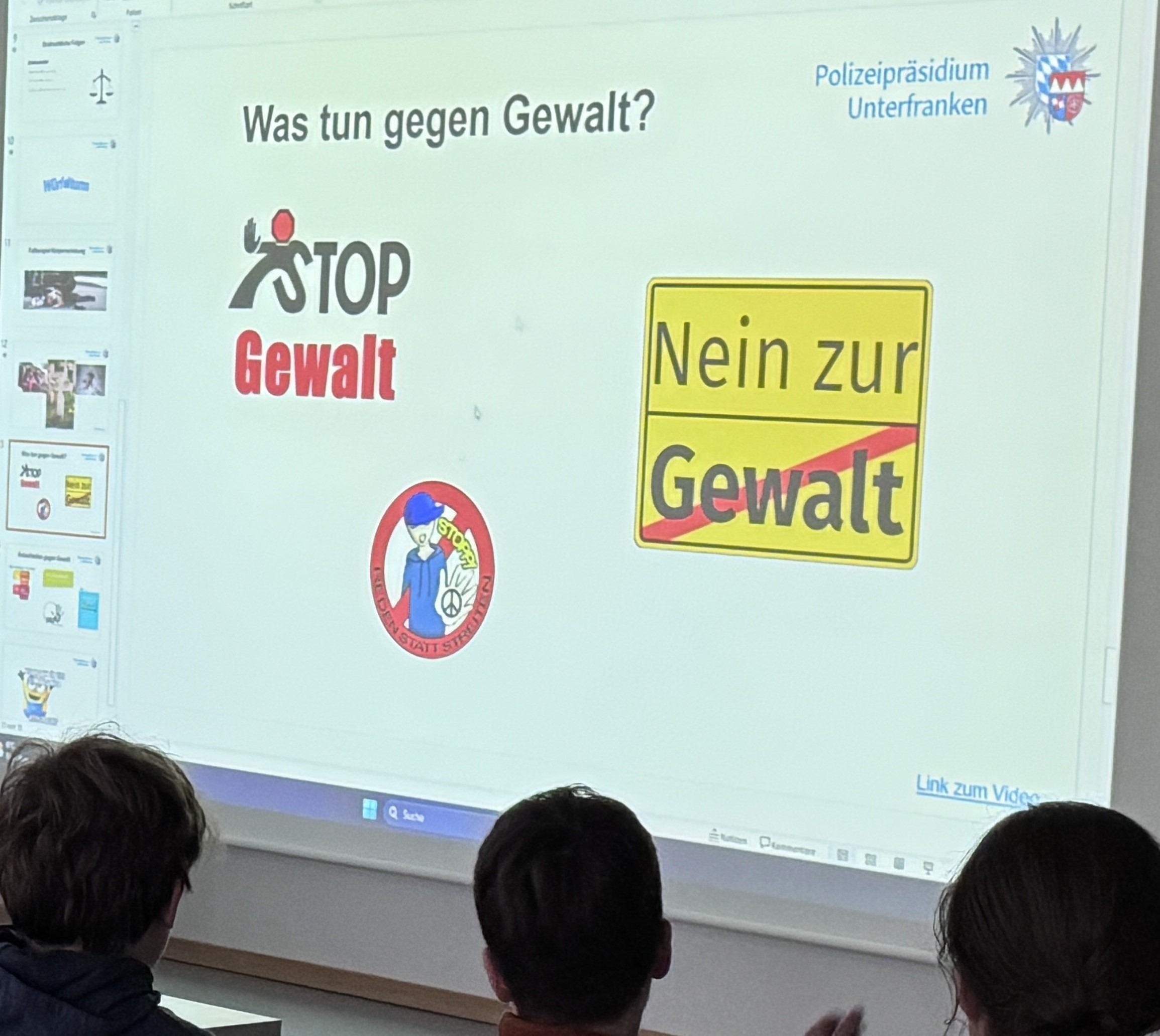 Poli­zei­vor­trag zur Gewalt­prä­ven­tion in der 7. Jahrgangsstufe
