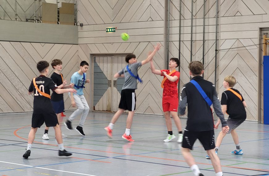 Mitrei­ßendes Bench­ball-Turnier der 7. und 8. Klassen