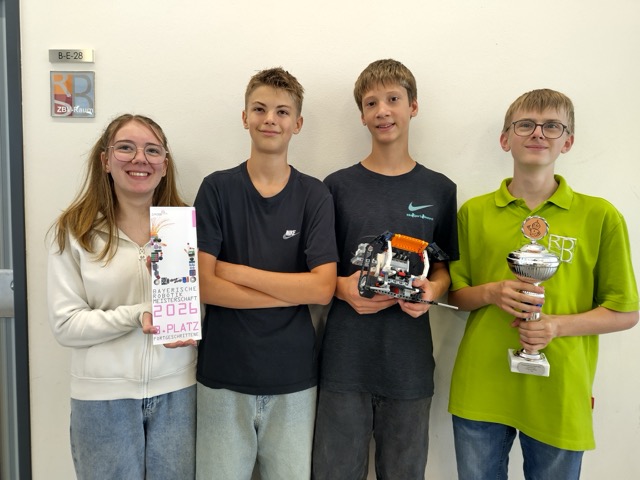 Team "RoboTraktor-Tuning", von links: Hanna Valente, Hannes Mansch, Joscha Rinck und Hannes Haun